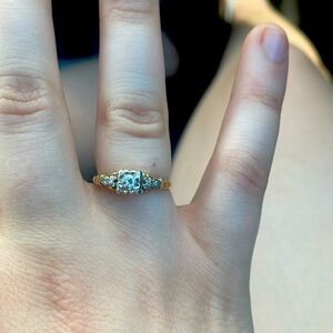 A vintage 14k gold ring, real diamonds, has not a lot of sentimental value to me